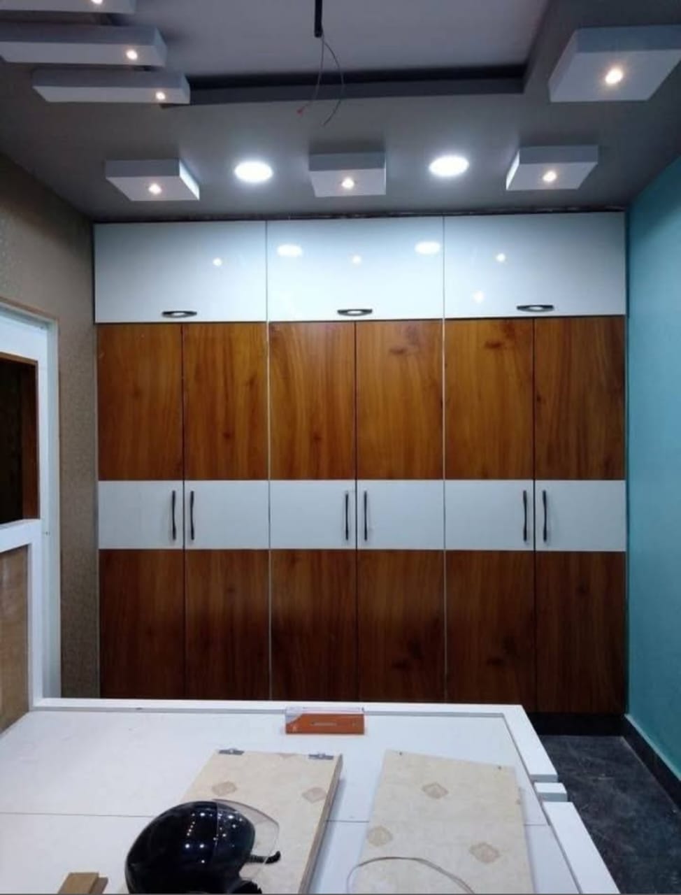 Premium wall unit